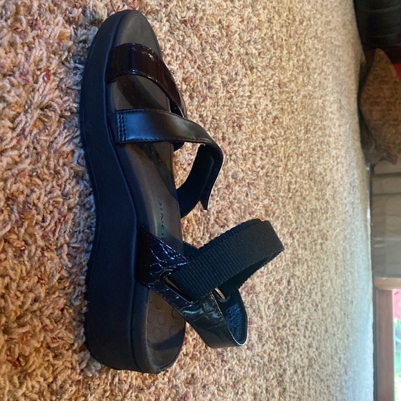 Vionic Misty Adjustable Wedges 7 - Picture 2 of 4